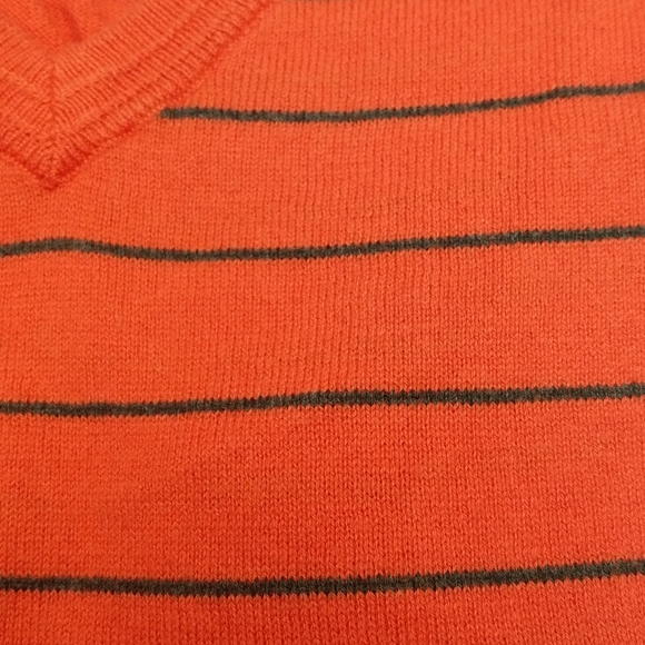 Gap light weight V-neck Sweater - Picture 2 of 4